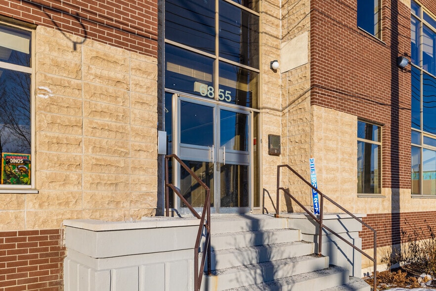 6855 Av De L'épée, Montréal, QC à louer - Photo de l’immeuble – Image 3 sur 22