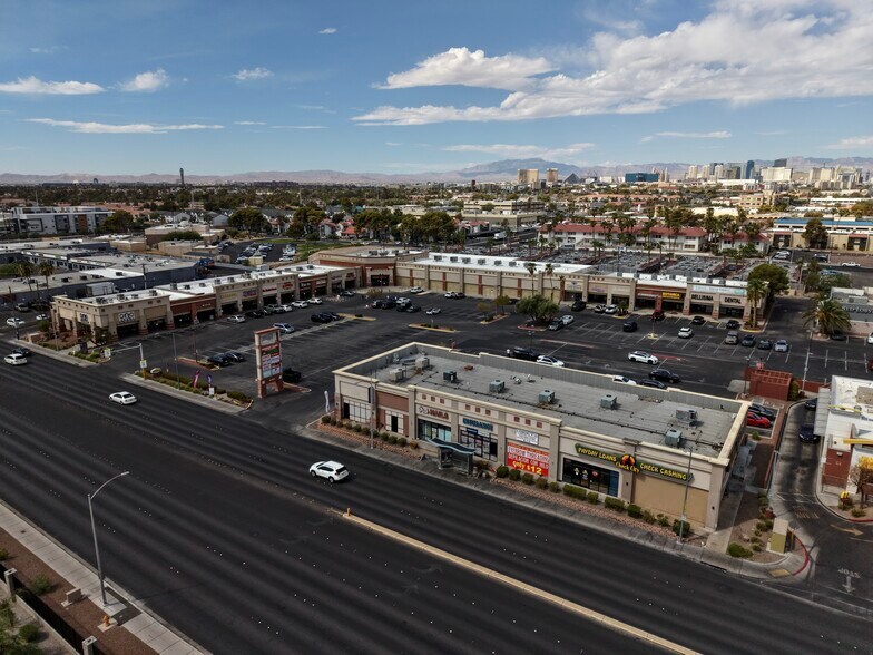 4131-4161 S Eastern Ave, Las Vegas, NV à louer - Photo de l’immeuble – Image 2 sur 12