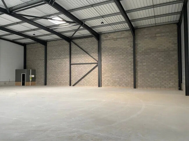 Plus de détails pour Industriel/Logistique à louer