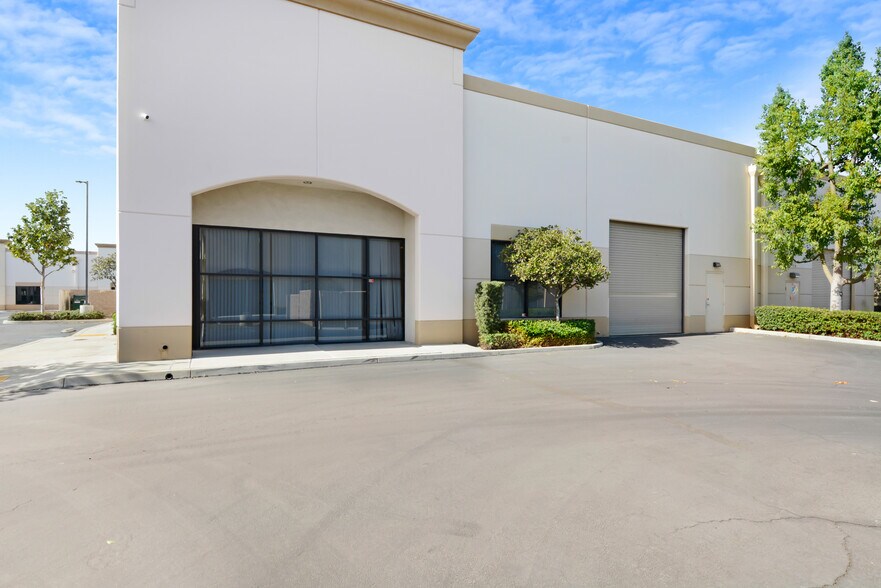 7197 Old 215 Frontage Rd, Riverside, CA à vendre - Photo de l’immeuble – Image 2 sur 16