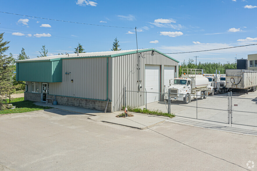 11420 220 St NW, Edmonton, AB à vendre - Photo de l’immeuble – Image 3 sur 3