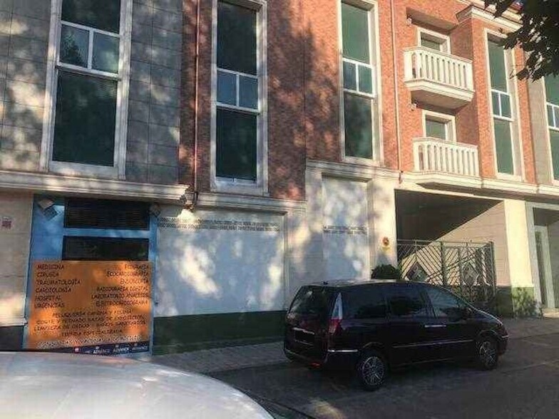 Local commercial dans Cistérniga à vendre - Photo de l’immeuble – Image 2 sur 2