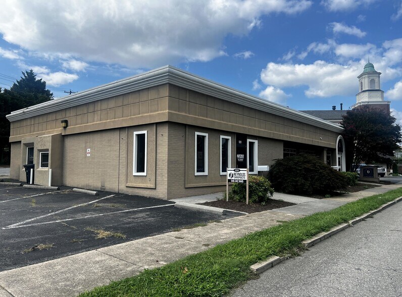 1225 Maple Ave SW, Roanoke, VA à vendre - Photo de l’immeuble – Image 2 sur 17