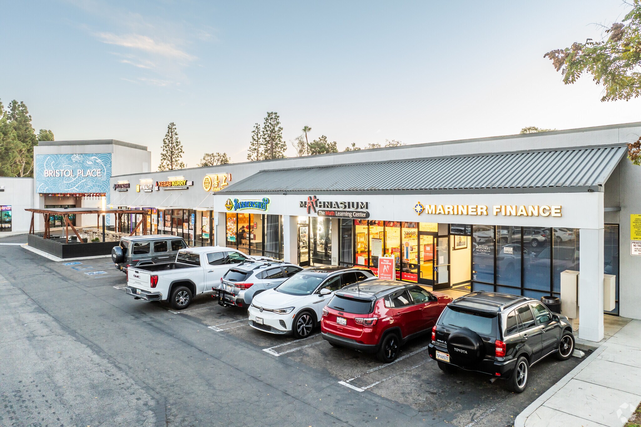 3370-3400 S Bristol St, Santa Ana, CA à louer Photo de l’immeuble– Image 1 sur 26