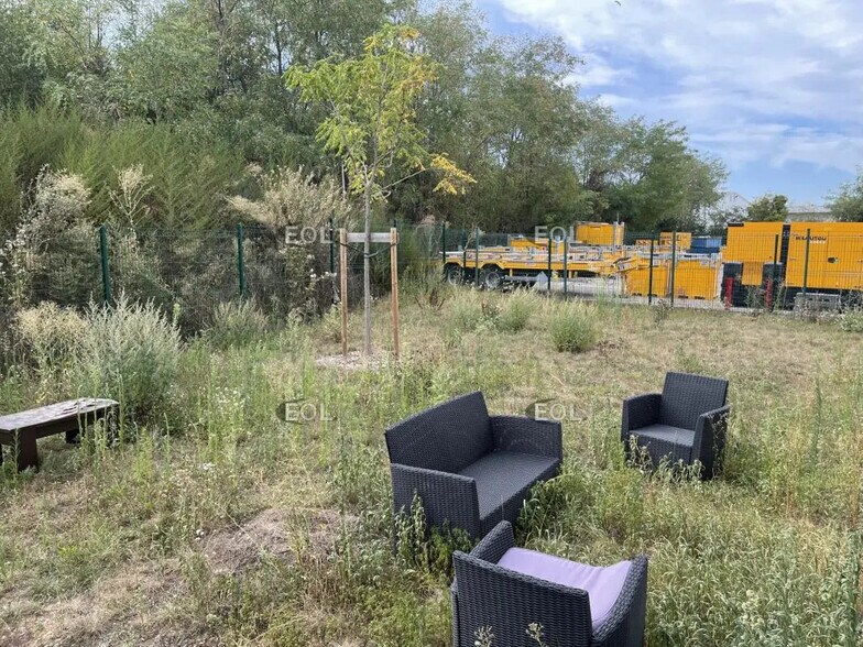 Local d’activités dans Corbas à louer - Photo de l’immeuble – Image 3 sur 12