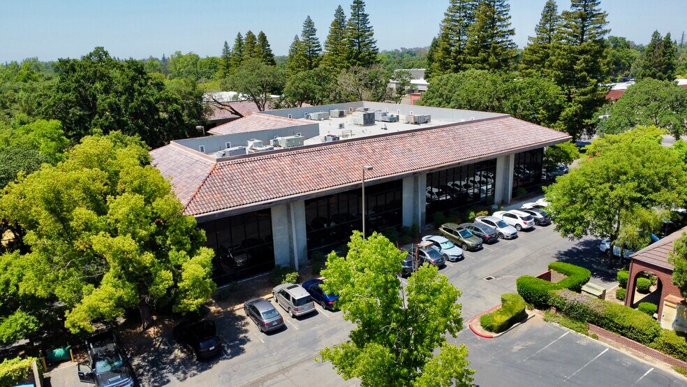 4330 Auburn Blvd, Sacramento, CA à vendre - Photo de l’immeuble – Image 1 sur 14