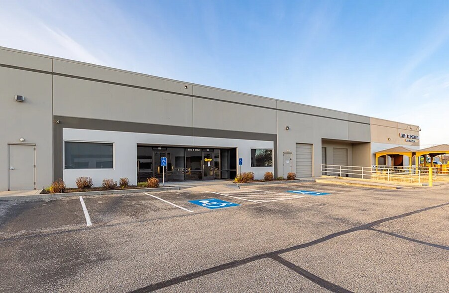 2772 S Cole Rd, Boise, ID à louer - Photo de l’immeuble – Image 2 sur 6