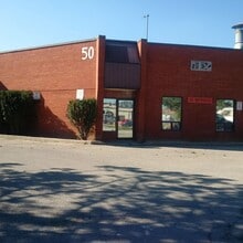 50 Airview Rd, Toronto, ON à louer Photo de l’immeuble– Image 1 sur 3