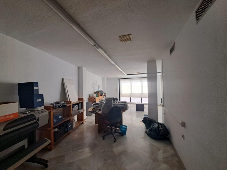 Bureau dans El Ejido, Almería à louer - Photo de l’immeuble – Image 3 sur 6