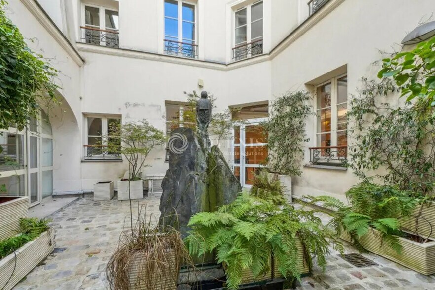 Bureau dans Paris à louer - Photo de l’immeuble – Image 2 sur 12