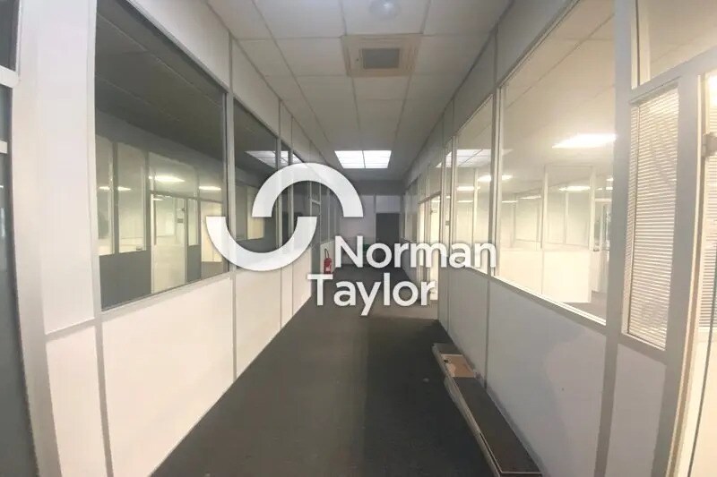 Bureau dans Mauguio à louer - Photo intérieure – Image 2 sur 9