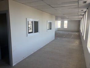 12100-12122 163 St NW, Edmonton, AB à louer Photo intérieure– Image 2 sur 5