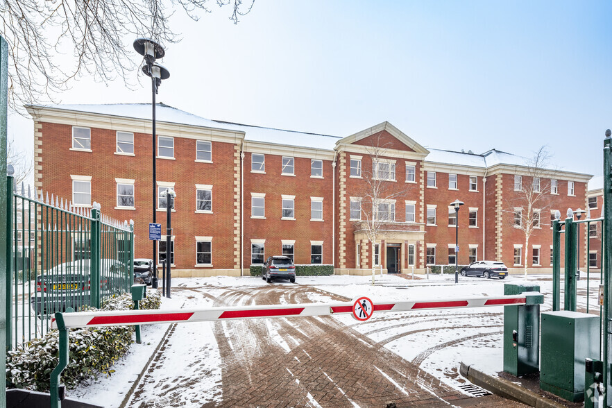 Water Ln, Wilmslow à louer - Photo principale – Image 1 sur 2