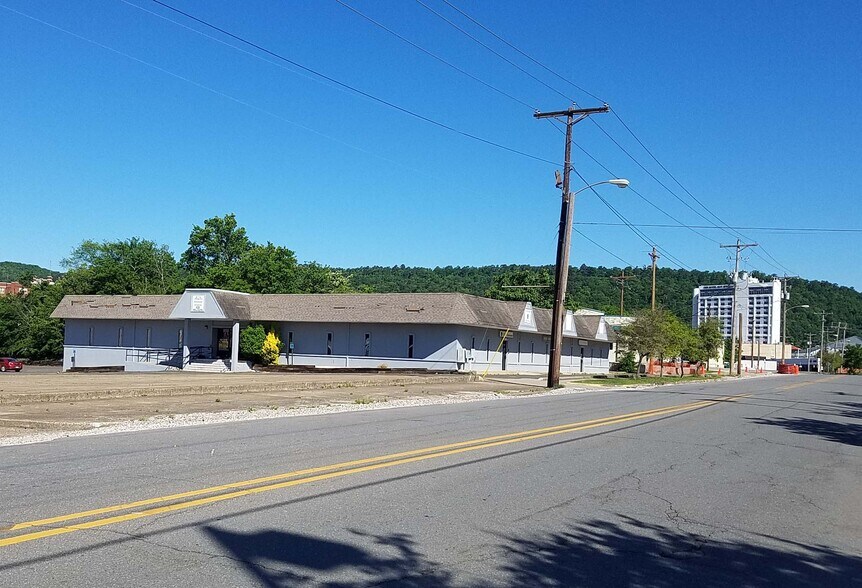 624 Malvern Ave, Hot Springs, AR à louer - Photo de l’immeuble – Image 2 sur 4