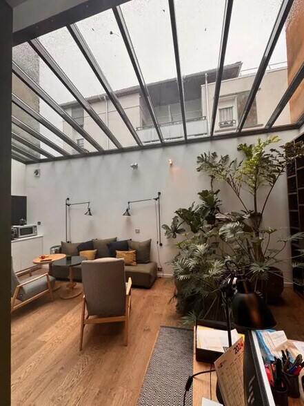 4 Place Ludovic Monnier, Champagne-au-Mont-d'Or à vendre - Photo intérieure – Image 2 sur 7