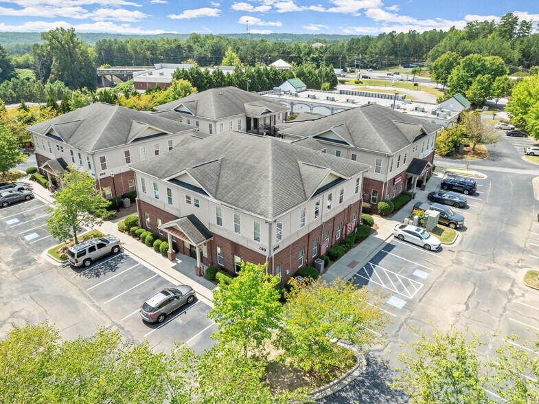 950 Scales Rd, Suwanee, GA à louer - Aérien – Image 2 sur 36