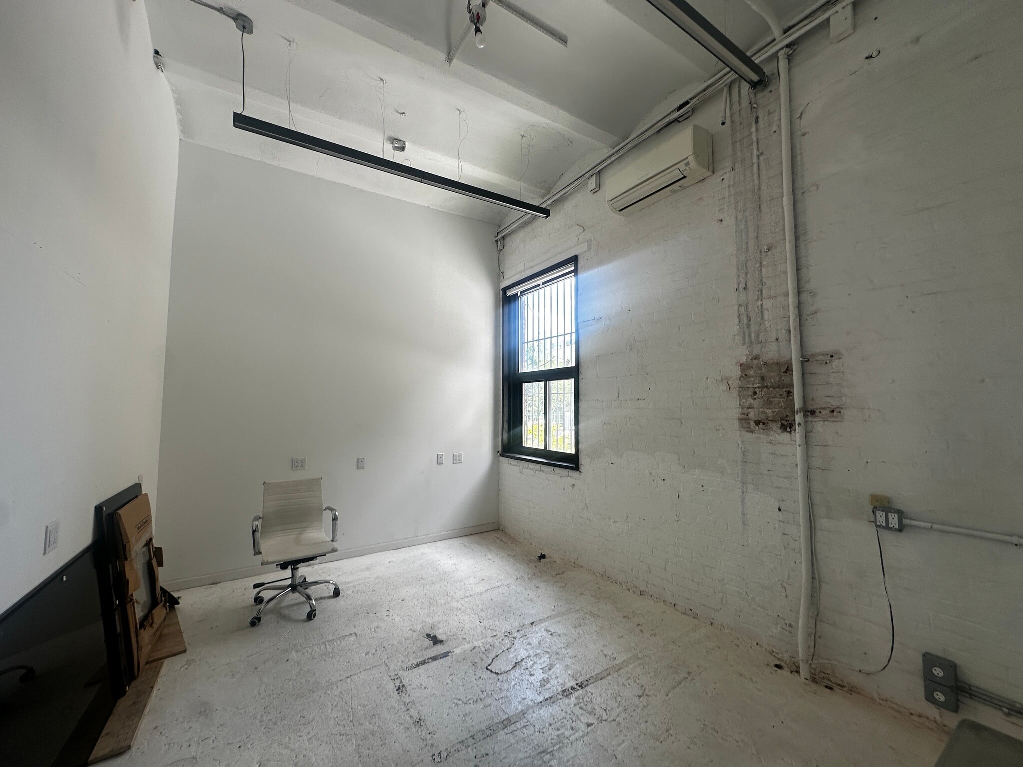 240 Meserole St, Brooklyn, NY à louer Photo intérieure– Image 1 sur 4