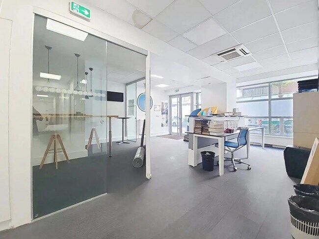 Plus de détails pour Bureau à louer