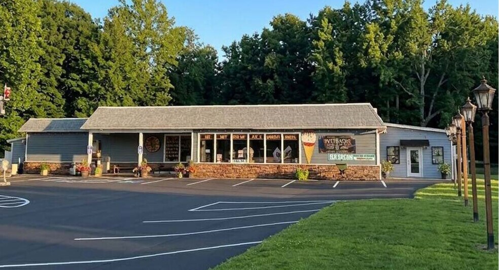 15268 Kings, Montross, VA à vendre - Photo de l’immeuble – Image 1 sur 19