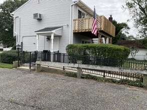60 Little East Neck Rd, Babylon, NY à louer Photo de l’immeuble– Image 1 sur 14