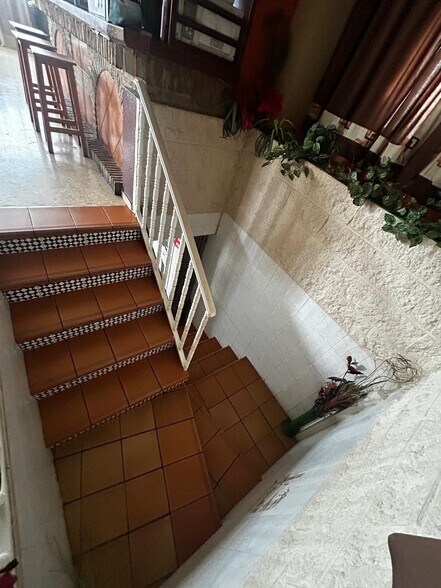 Local commercial dans Córdoba, Córdoba à vendre - Photo de l’immeuble – Image 3 sur 20