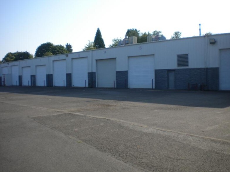 125 E 4th Ave, Junction City, OR à louer - Photo de l’immeuble – Image 3 sur 7