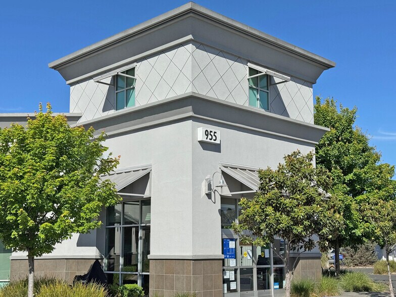 955 Stony Point Rd, Santa Rosa, CA à louer - Photo de l’immeuble – Image 2 sur 5