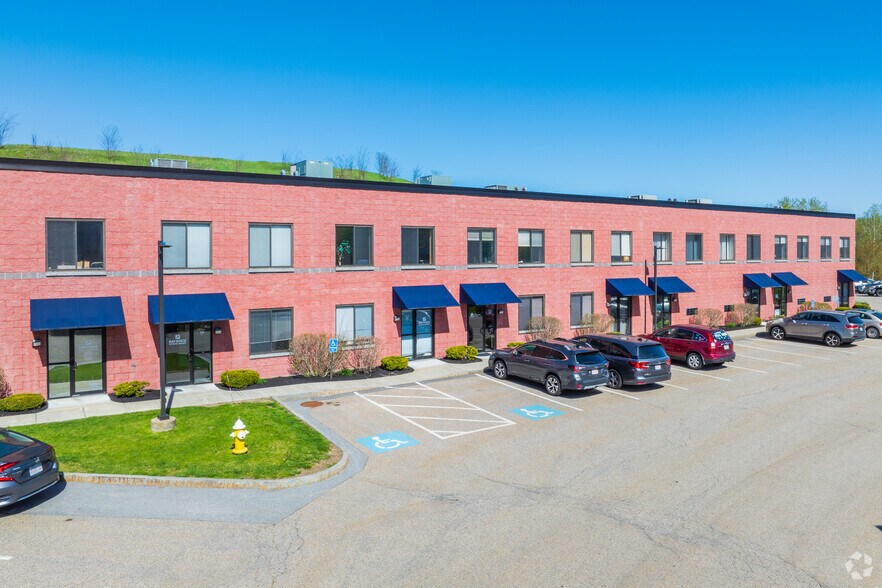 10 Jean Ave, Chelmsford, MA à louer - Photo de l’immeuble – Image 2 sur 5