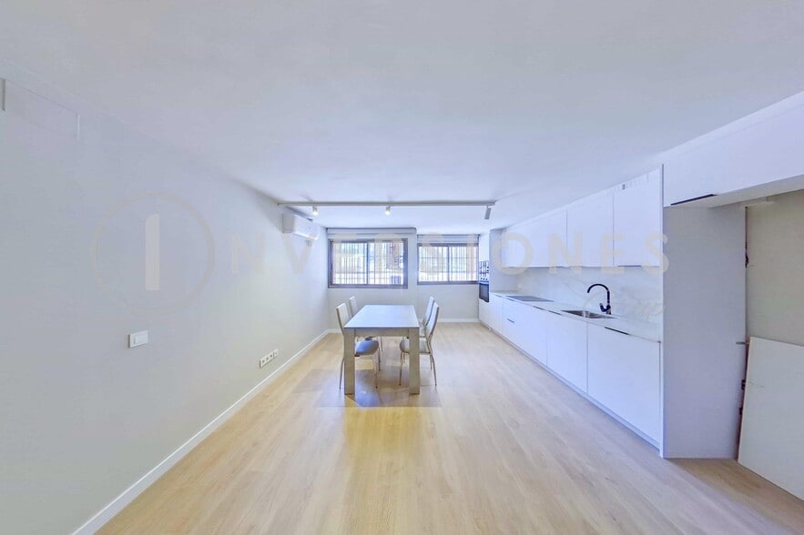 Immeuble residentiel dans Barcelone, Barcelona à vendre - Photo intérieure – Image 2 sur 6