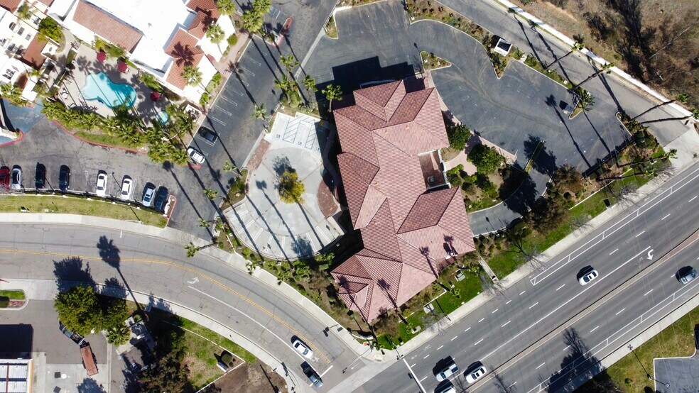700 W El Norte Pky, Escondido, CA à louer - Photo de l’immeuble – Image 3 sur 8