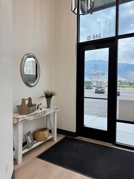 348 2000 w, Pleasant Grove, UT à louer - Photo de l’immeuble – Image 3 sur 12