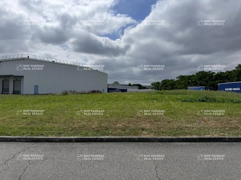 Local d’activités dans Bruguières à louer - Photo de l’immeuble – Image 3 sur 18