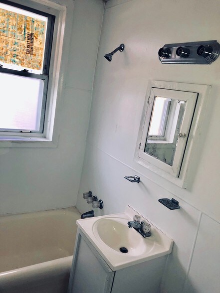 2630 Richton St, Detroit, MI à vendre - Photo de l’immeuble – Image 2 sur 6