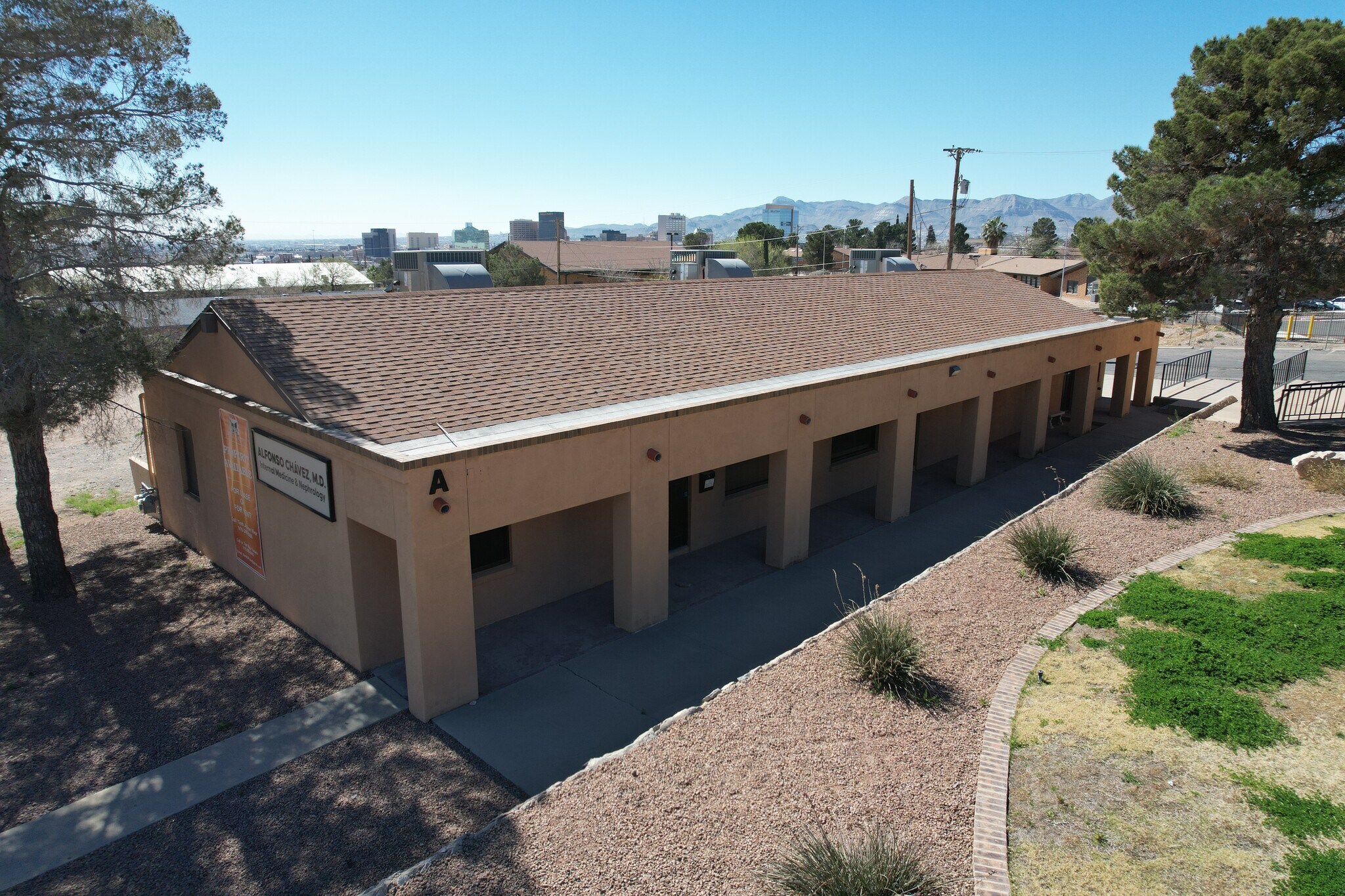 1517 Brown St, El Paso, TX à vendre Photo principale– Image 1 sur 10