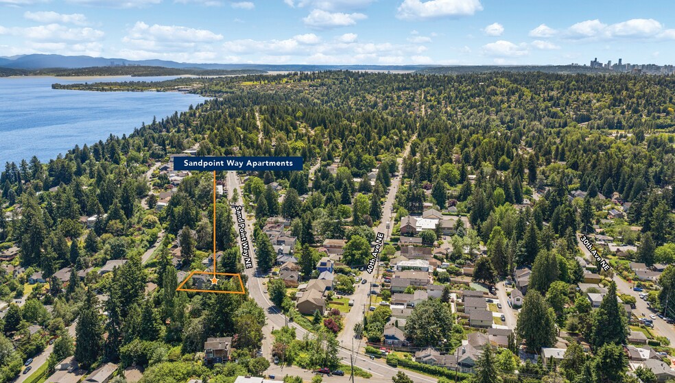 12340 Sand Point Way NE, Seattle, WA à vendre - Photo de l’immeuble – Image 2 sur 11