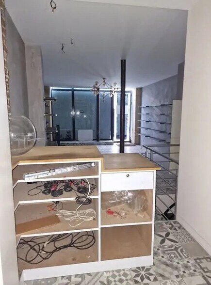 Local commercial dans Paris à louer - Photo de l’immeuble – Image 3 sur 5