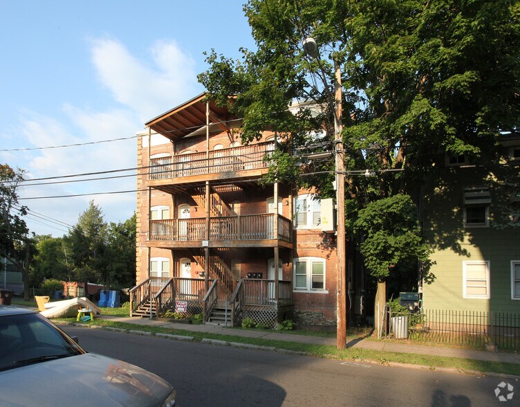 103 Tremont St, New Britain, CT à vendre - Photo de l’immeuble – Image 2 sur 2