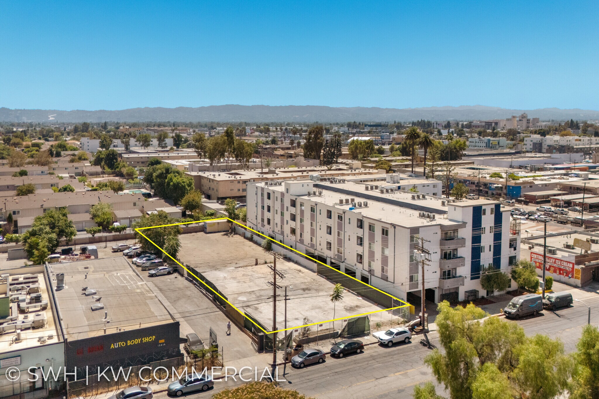 15226 Parthenia St, North Hills, CA à vendre Photo de l’immeuble– Image 1 sur 9