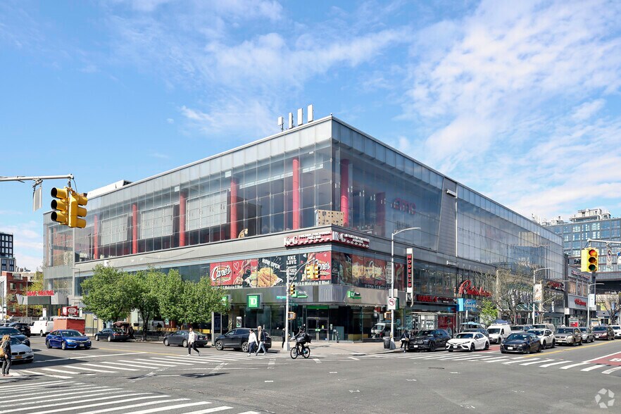 300-322 W 125th St, New York, NY à louer - Photo de l’immeuble – Image 1 sur 14