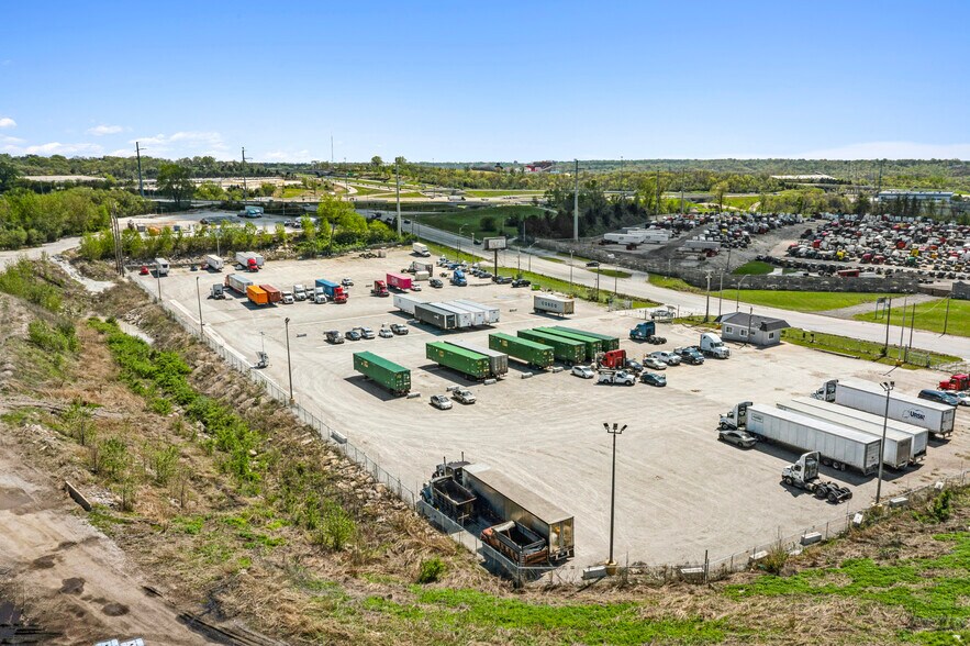 7850 E US Highway 40, Kansas City, MO à louer - Photo principale – Image 1 sur 5