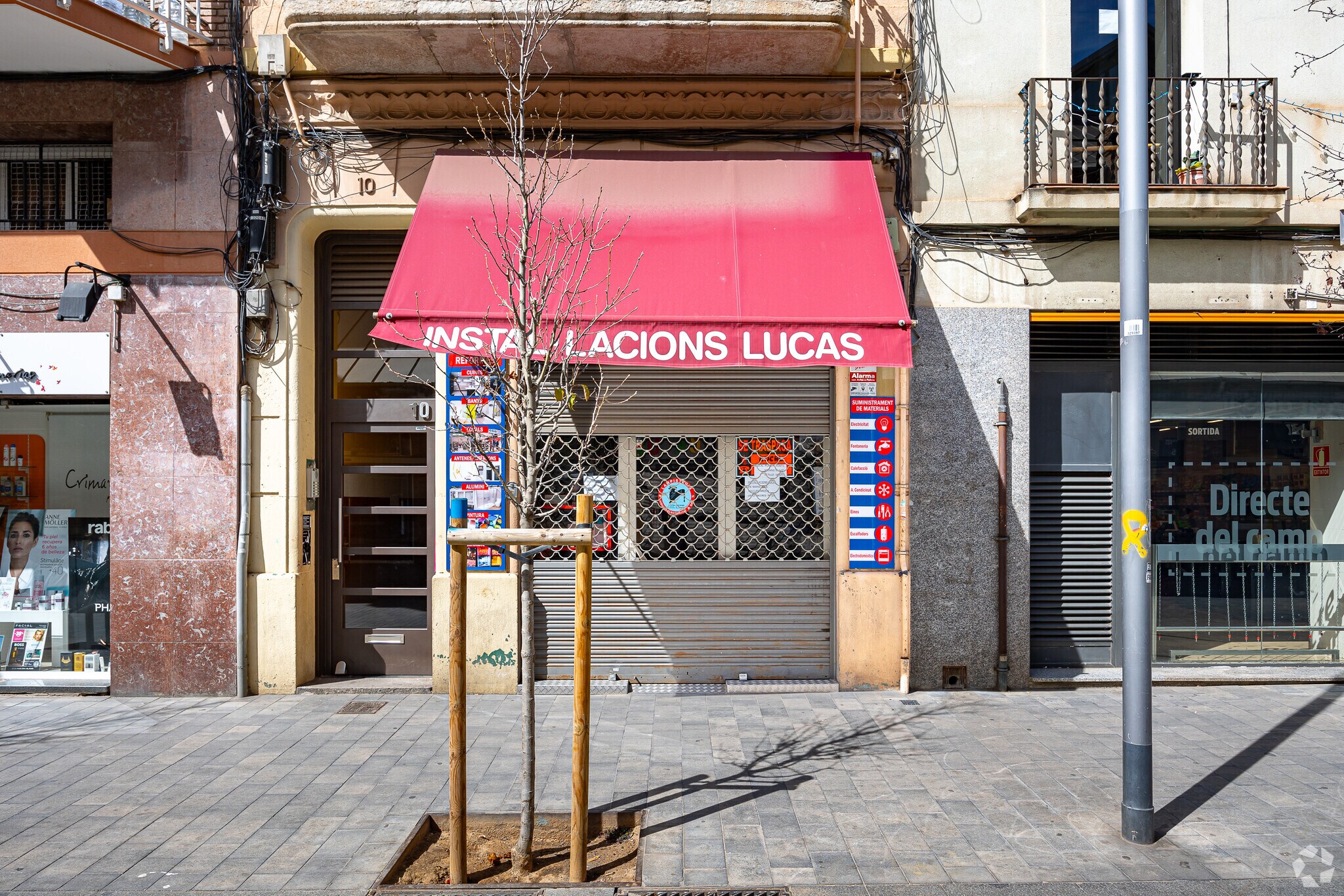Local commercial dans Barcelone, Barcelona à louer Photo de l’immeuble– Image 1 sur 2