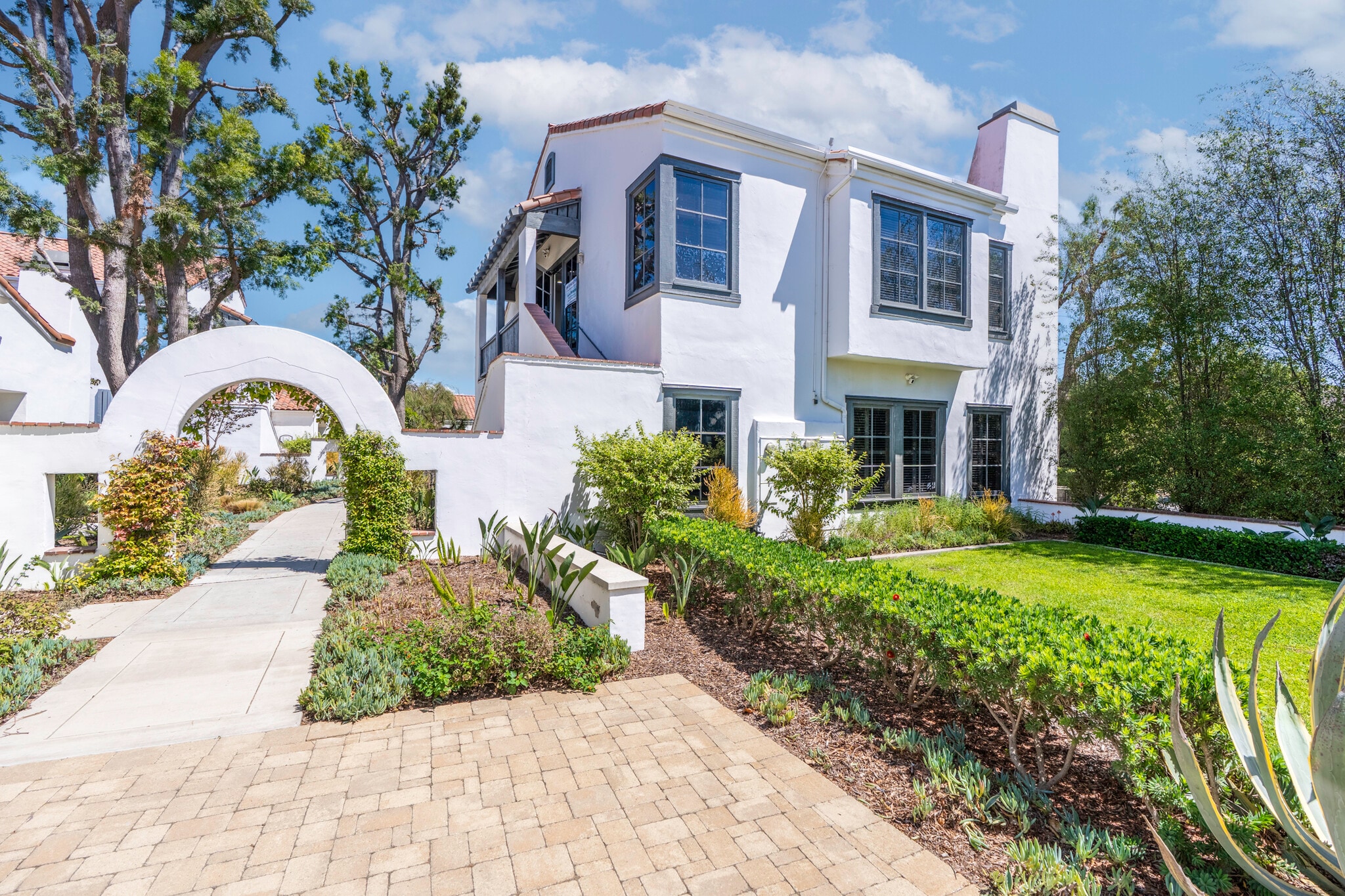 27442 Calle Arroyo, San Juan Capistrano, CA à louer Photo principale– Image 1 sur 16