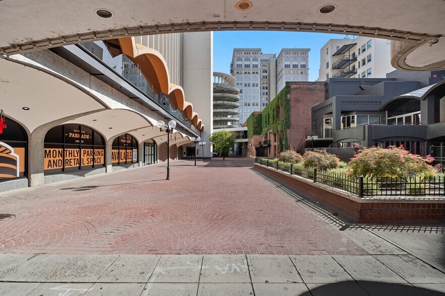 511 W Main Ave, Spokane, WA à louer - Photo de l’immeuble – Image 2 sur 4