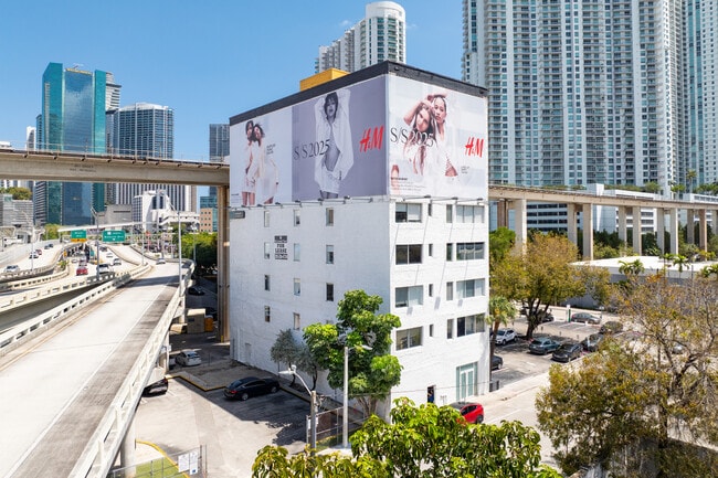 Plus de détails pour 111 SW 3rd St, Miami, FL - Bureau, Bureau/Local commercial à louer