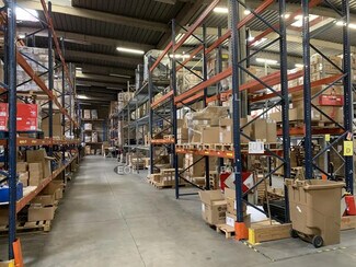 Plus de détails pour Industriel/Logistique à louer
