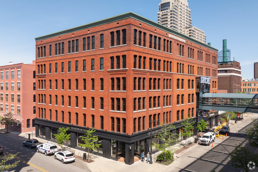 25 Ottawa Ave SW, Grand Rapids, MI à louer - Photo principale – Image 1 sur 18