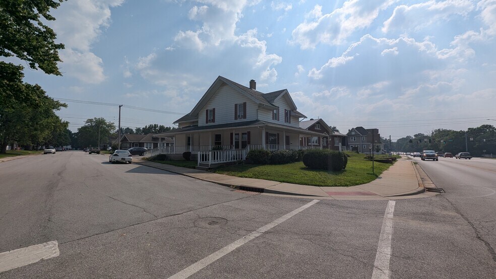 1201 Lincolnway W, Mishawaka, IN à vendre - Photo de l’immeuble – Image 1 sur 21
