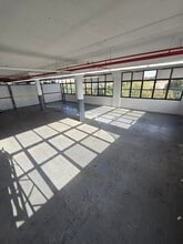 59-00 Decatur St, Ridgewood, NY à louer Photo intérieure– Image 1 sur 3