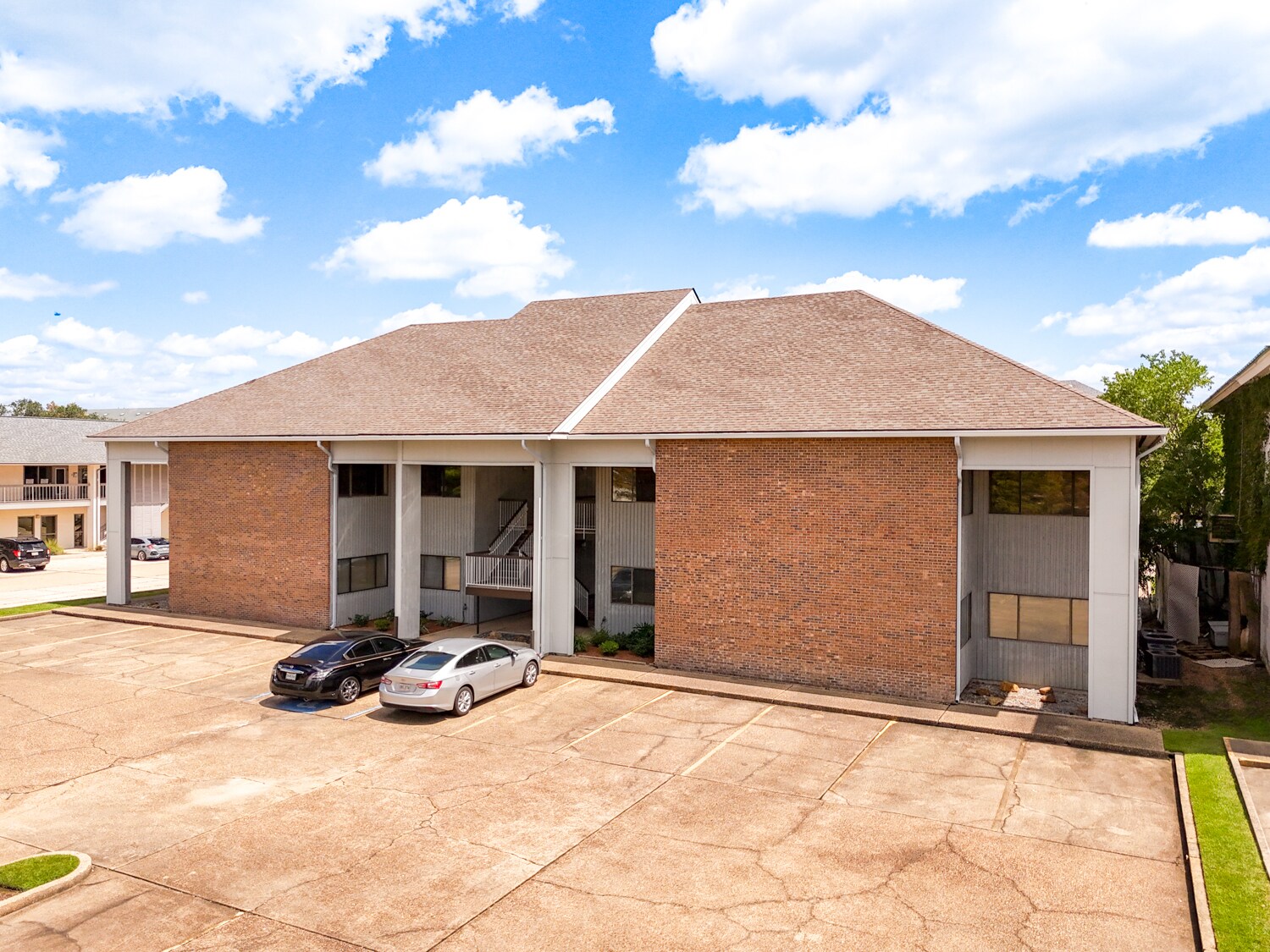4137 S Sherwood Forest Blvd, Baton Rouge, LA à louer Photo de l’immeuble– Image 1 sur 11