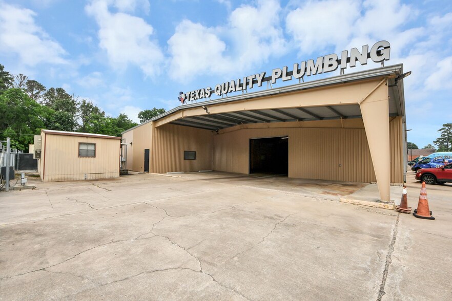 10814 Woodedge Dr, Houston, TX à vendre - Photo de l’immeuble – Image 2 sur 70